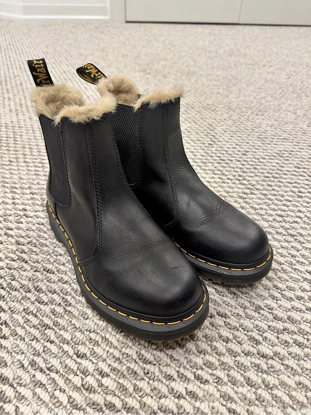 Dr. Martens 2976 Leonore Faux Fur Lined Chelsea Boots Faux Fur Lined Black